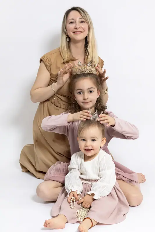 Family photographed by Darina Photography in Barnet, North London