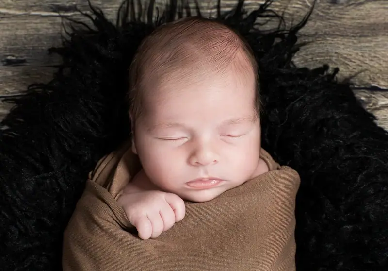 Newborn baby photographed by Darina Photography in Barnet, North London