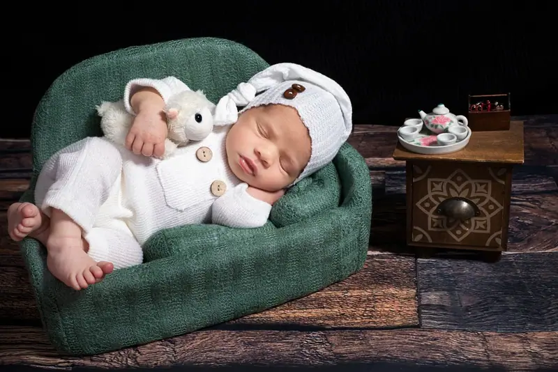 Newborn baby photographed by Darina Photography in Barnet, North London