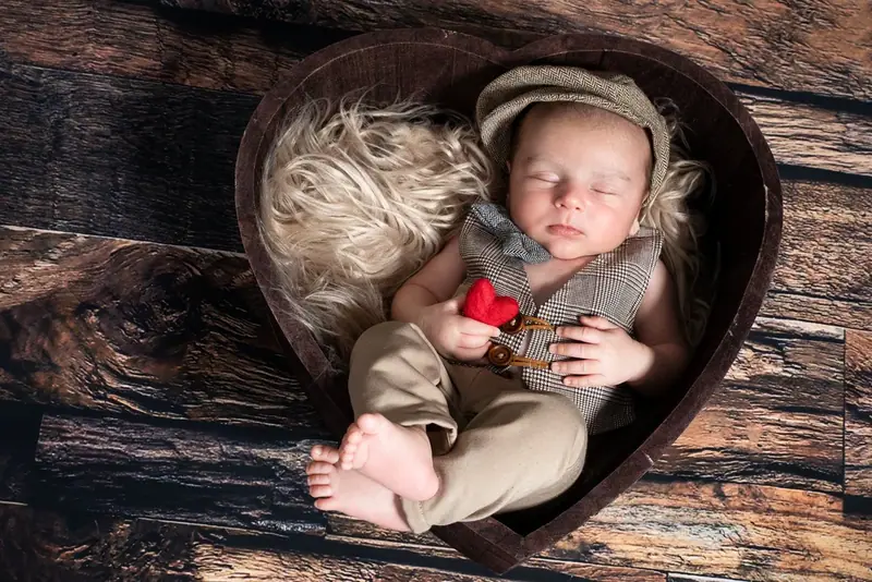 Newborn baby photographed by Darina Photography in Barnet, North London