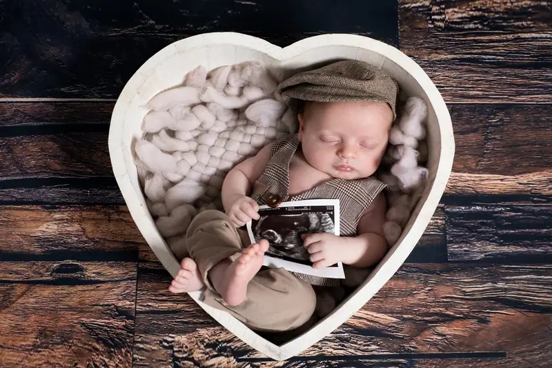 Newborn baby photographed by Darina Photography in Barnet, North London