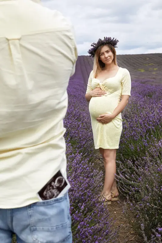 Pregnancy portrait photographed by Darina Photography in Barnet, North London