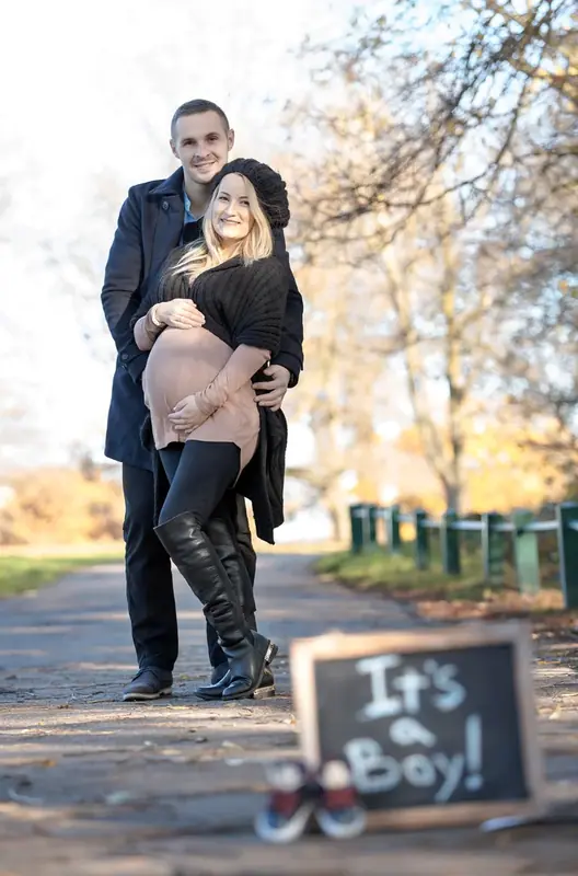 Pregnancy portrait photographed by Darina Photography in Barnet, North London