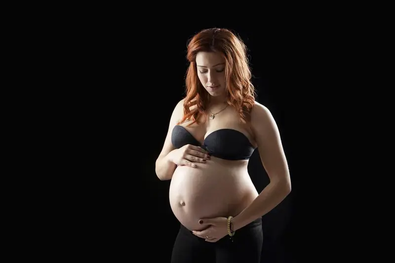 Pregnancy portrait photographed by Darina Photography in Barnet, North London