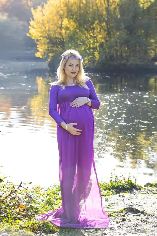 Pregnancy portrait photographed by Darina Photography in Barnet, North London