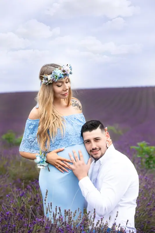 Pregnancy portrait photographed by Darina Photography in Barnet, North London