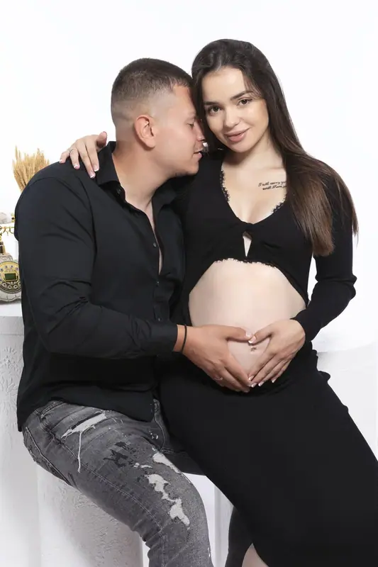 Pregnancy portrait photographed by Darina Photography in Barnet, North London