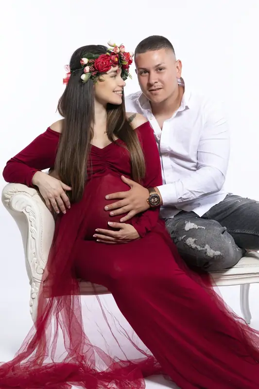 Pregnancy portrait photographed by Darina Photography in Barnet, North London