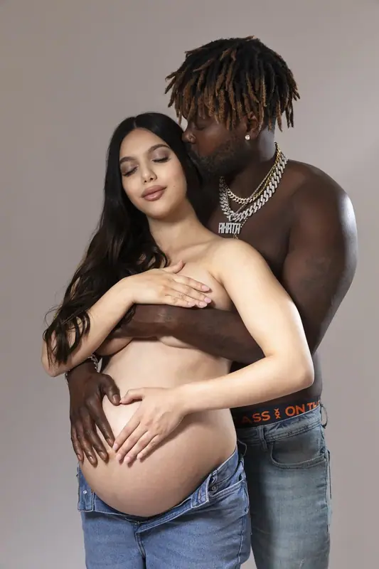 Pregnancy portrait photographed by Darina Photography in Barnet, North London