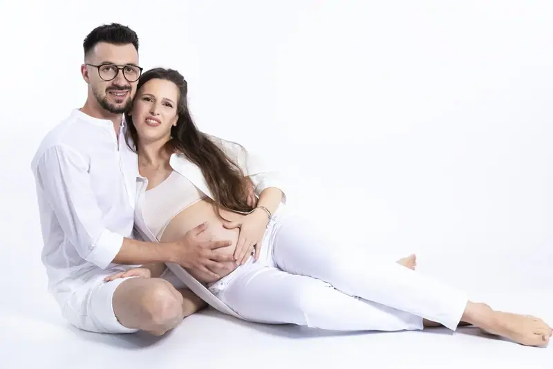 Pregnancy portrait photographed by Darina Photography in Barnet, North London