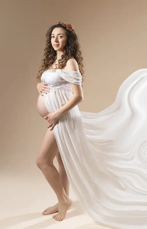 Pregnancy portrait photographed by Darina Photography in Barnet, North London