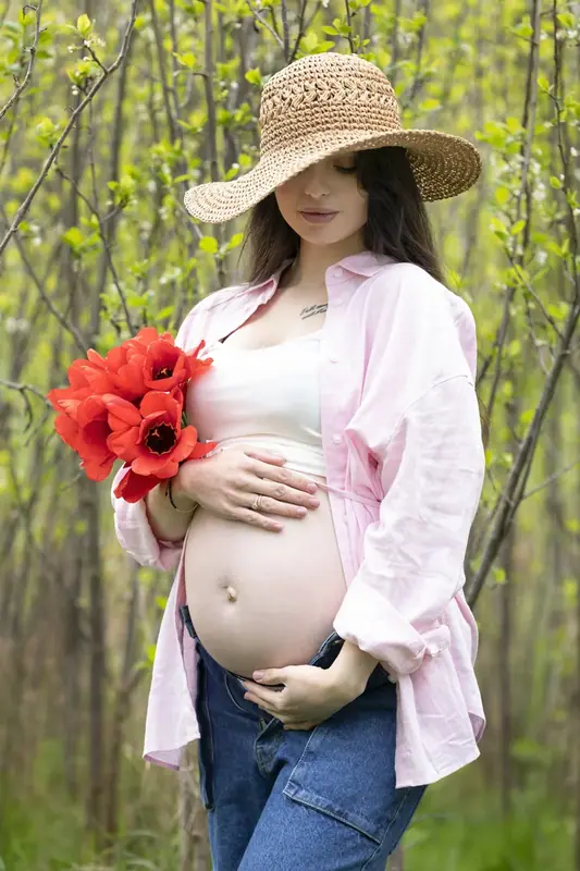 Pregnancy portrait photographed by Darina Photography in Barnet, North London