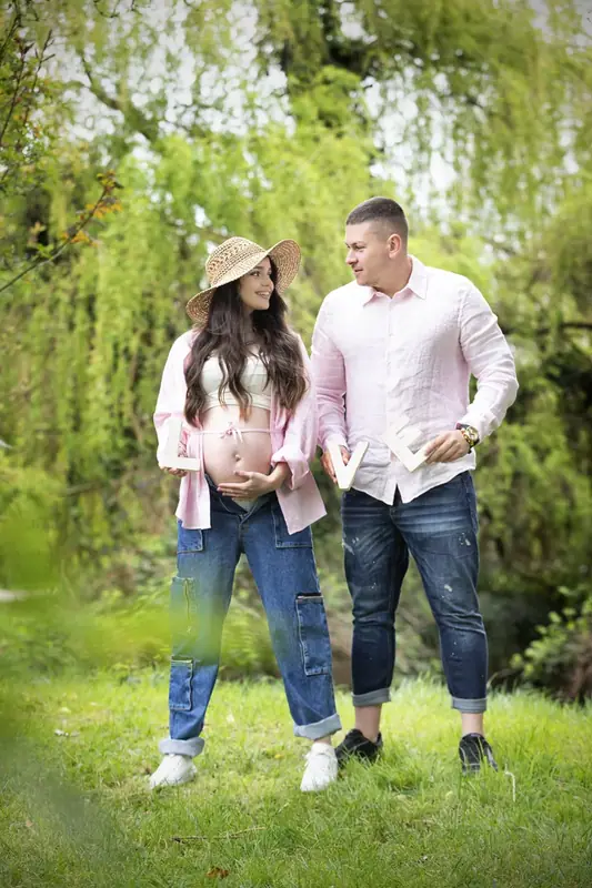 Pregnancy portrait photographed by Darina Photography in Barnet, North London