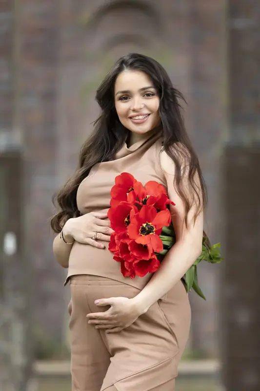 Pregnancy portrait photographed by Darina Photography in Barnet, North London