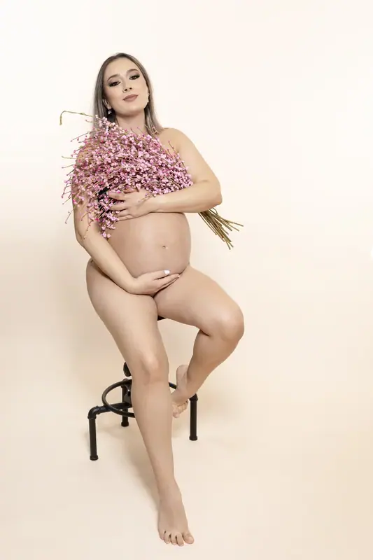 Pregnancy portrait photographed by Darina Photography in Barnet, North London