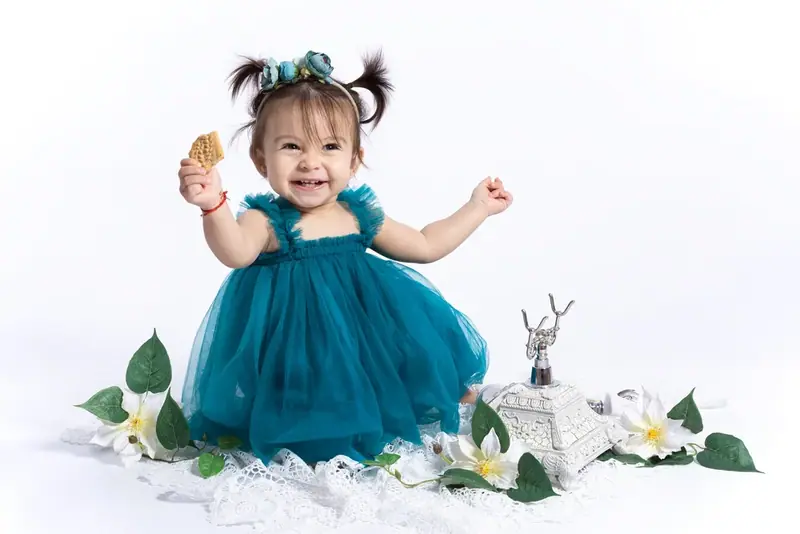 Smash cake birthday session photographed by Darina Photography in Barnet, North London