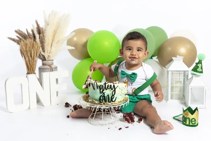 Smash cake birthday session photographed by Darina Photography in Barnet, North London